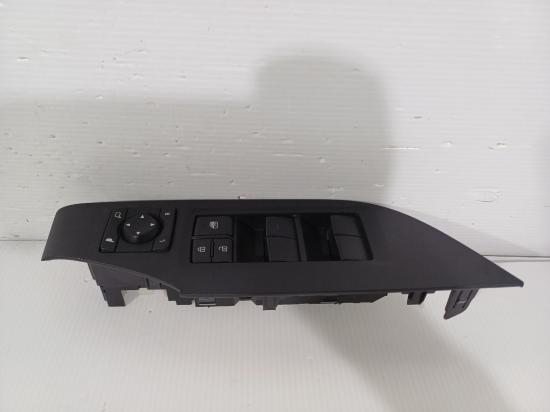 2016 Toyota Yaris — Power Window Switch