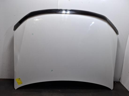 2013 Volkswagen Amarok — Bonnet