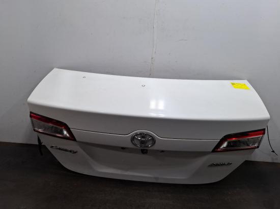 2014 Toyota Camry — BOOTLID/TAILGATE