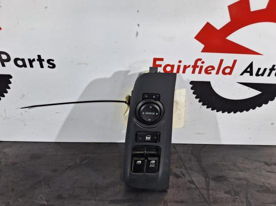 2010 Hyundai Iload/imax — Power Window Switch