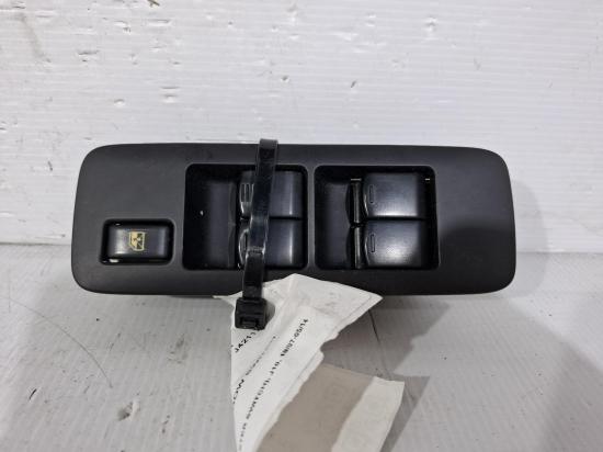 2013 Nissan Dualis — Power Window Switch