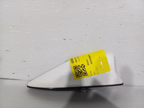 2021 Toyota Rav4 — Antenna