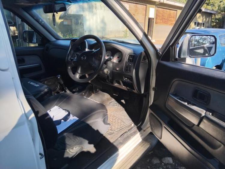 2011 Nissan Navara — D22 ST-R Manual Diesel