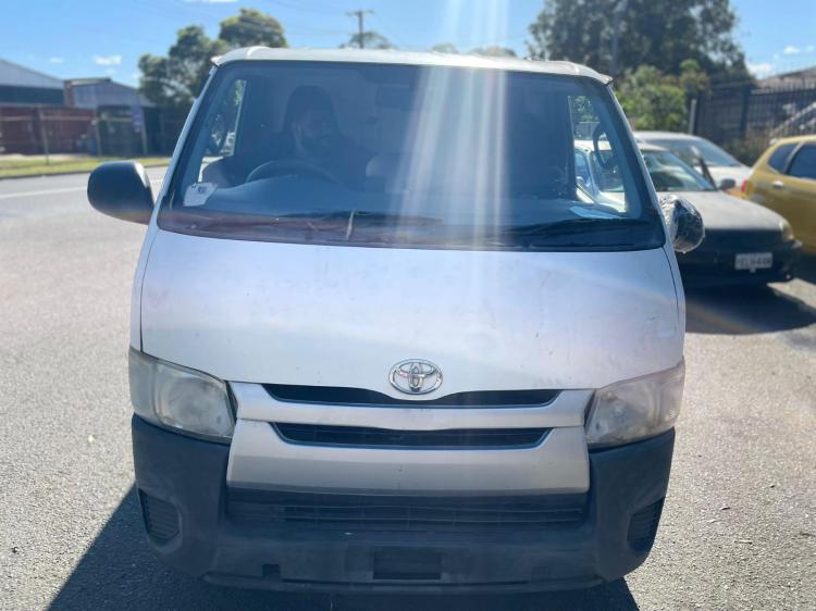 2015 Toyota Hiace — Auto Diesel