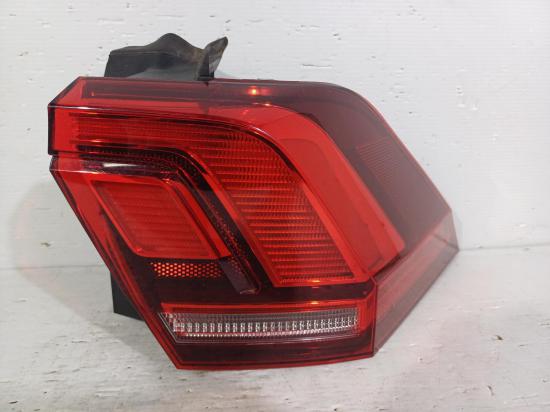 2023 Volkswagen Tiguan — Right Taillight