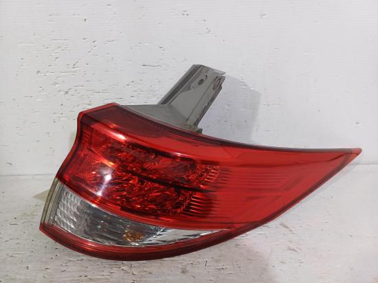 2011 Toyota Tarago — Right Taillight