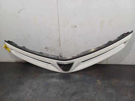 2011 Toyota Tarago — Grille