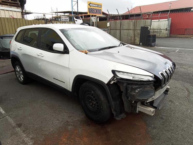 2014 Jeep Cherokee — SPORT Auto Petrol
