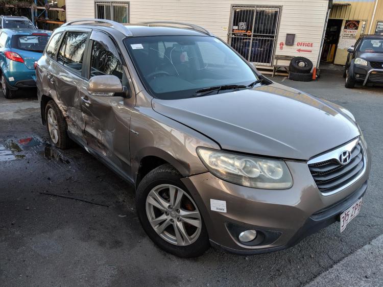 2010 Hyundai Santa Fe — HIGHLANDER Auto Diesel