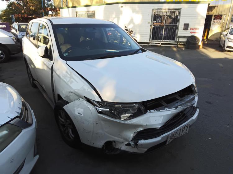 2013 Mitsubishi Outlander — LS Auto Petrol