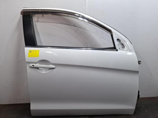 2015 Mitsubishi Asx — Right Front Door