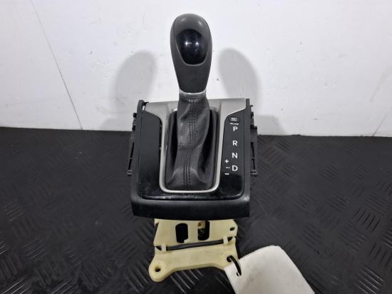 2013 Hyundai I30 — Gear STICK/SHIFTER