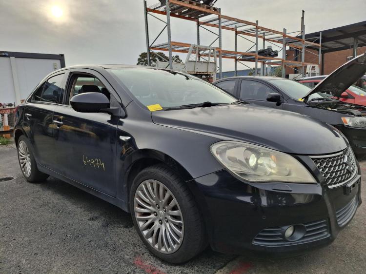 2013 Suzuki Kizashi — FR Auto Petrol