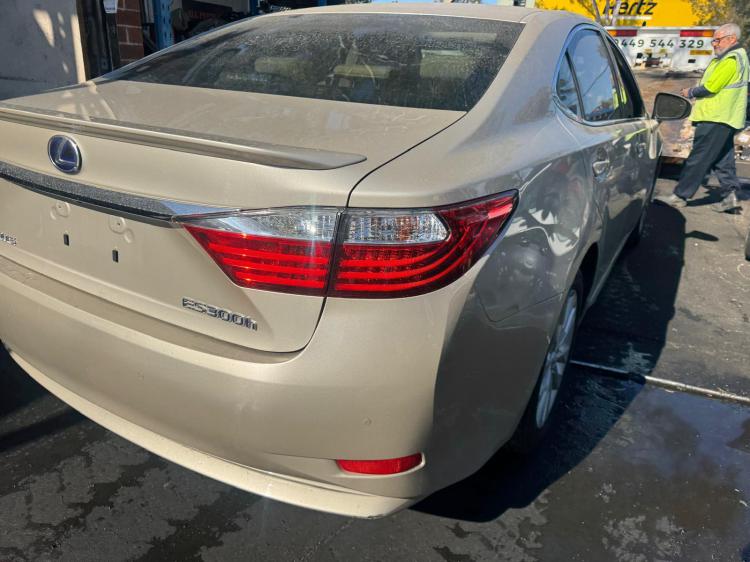 2013 Lexus ES300 — Auto Hybrid