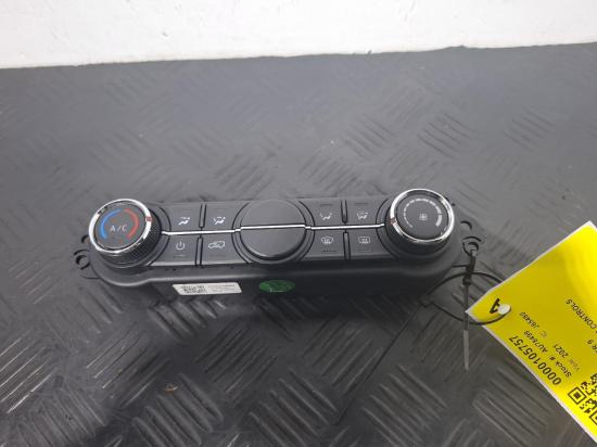 2021 LDV Deliver 9 — HEATER/A/C Controls