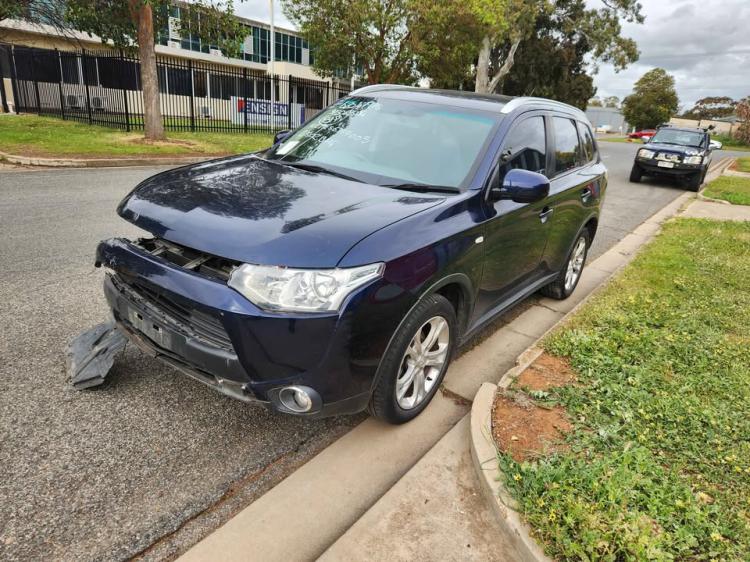 2015 Mitsubishi Outlander — OUTLANDER Auto Petrol