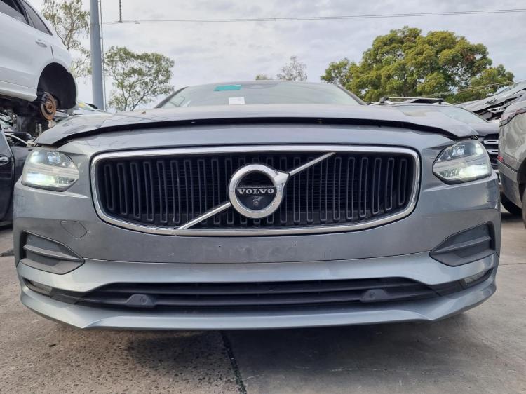 2018 Volvo S90 — D4 MOMENTUM Auto Diesel