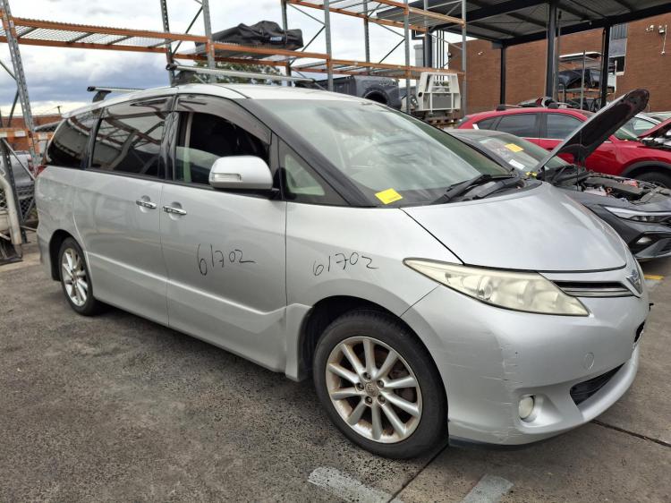 2010 Toyota Estima — Toyota Estima 2010