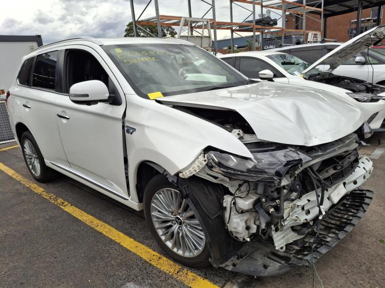 2019 Mitsubishi Outlander — ZL Tiptronic Hybrid