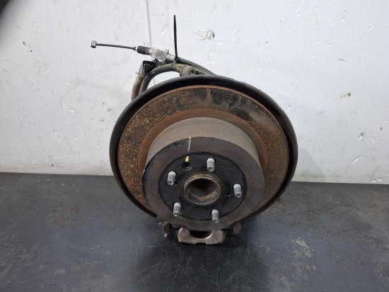 2013 Toyota Kluger — Right Rear Hub Assembly
