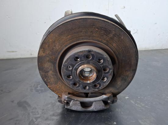 2016 Volkswagen Passat — Right Front Hub Assembly