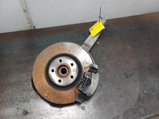2022 Volvo Xc60 — Right Front Hub Assembly