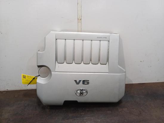 2013 Toyota Kluger — Rocker Cover