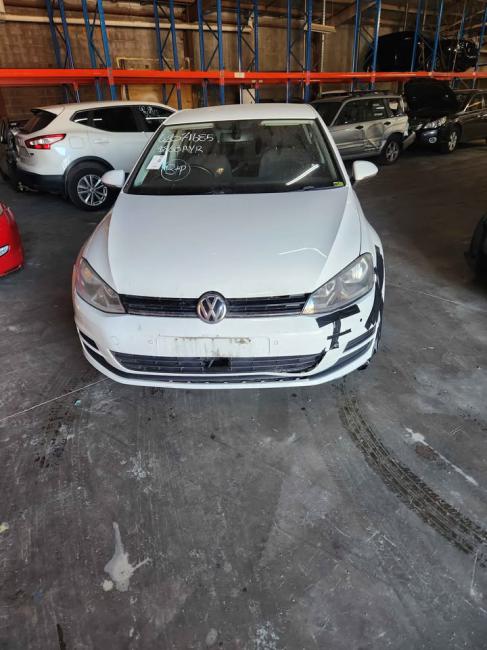 2015 Volkswagen Golf — GOLF Manual Petrol