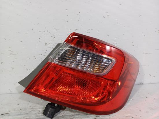 2016 Toyota Aurion — Right Taillight