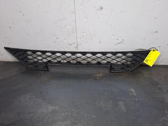 2020 MG 3 — BUMPER GRILLE CENTER