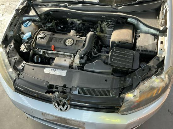 2011 Volkswagen Golf — Engine