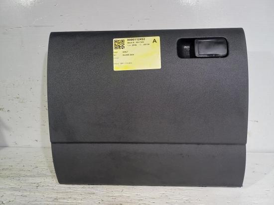 2016 Volkswagen Golf — Glove Box