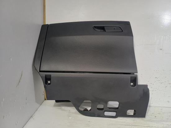 2018 Audi A4 — Glove Box