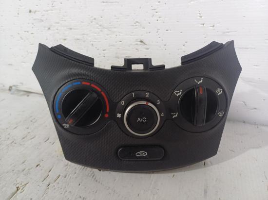 2015 Hyundai Accent — NON CLIMATE CONTROLS