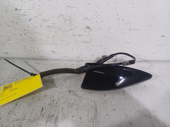 2015 Honda Hrv — Antenna