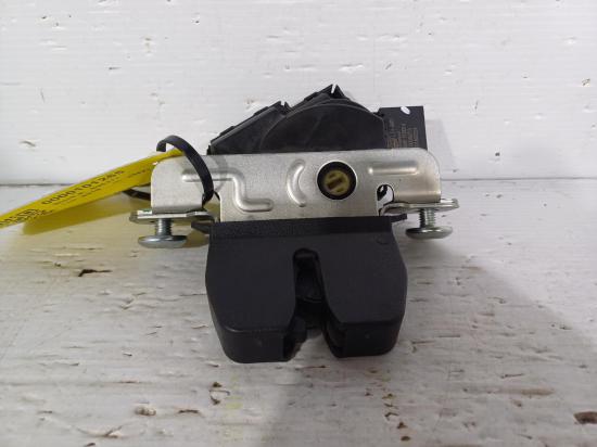 2019 LDV D90 — TAILGATE LOCK