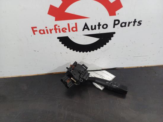 2002 Toyota Estima — FLASHER SWITCH
