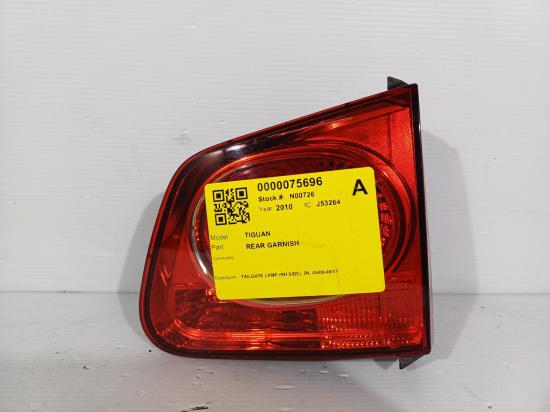 2010 Volkswagen Tiguan — TAIKGGATE LAMP RH SIDE