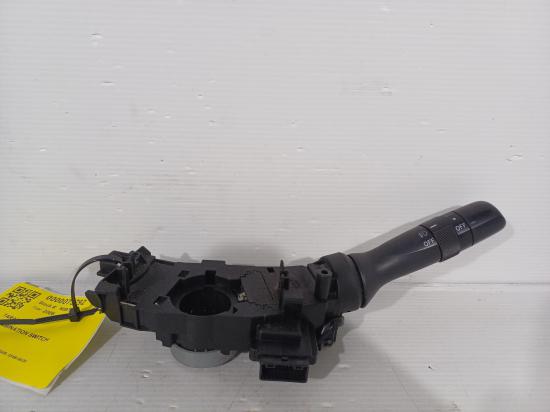 2006 Toyota Tarago — FLASHER SWITCH