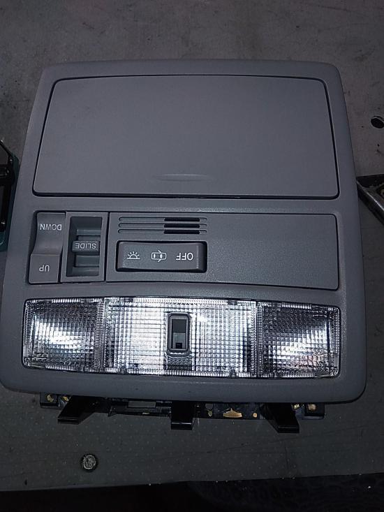 2010 Toyota Kluger — ROOF CONSOLE W/ SUNROOF TYPE