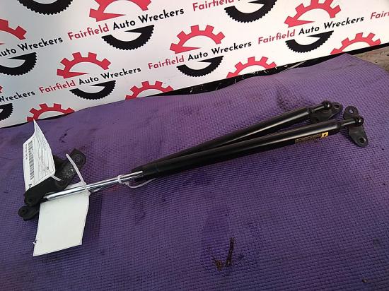 2011 Toyota Kluger — TAILGATE STRUT LH SIDE