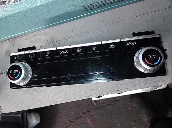 2019 Mitsubishi Outlander — SINGLE ZONE CLIMATE CONTROL TYPE