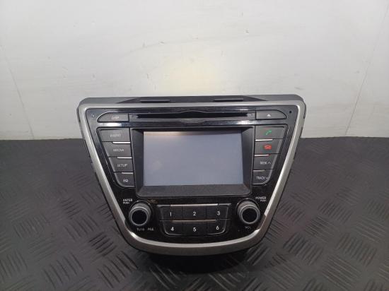 2014 Hyundai Elantra — LARGE COLOUR DISPLAY SCREEN DUAL KNOB TYPE