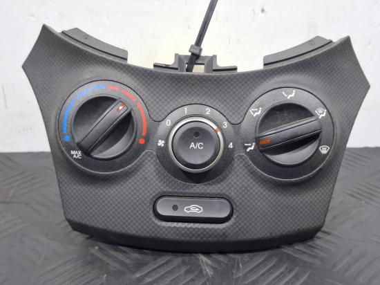 2017 Hyundai Accent — NON CLIMATE CONTROL