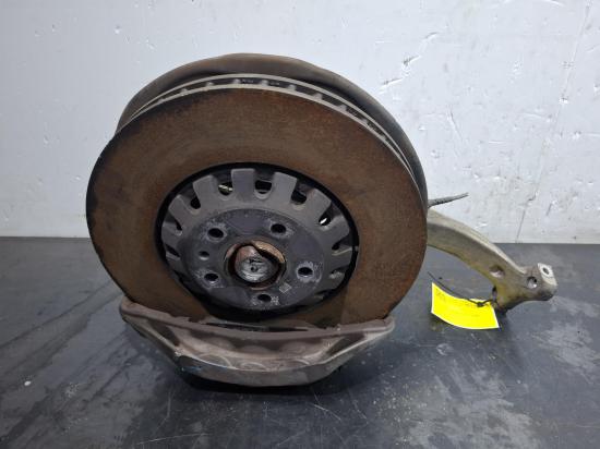 2016 Audi Q7 — Left Front Hub Assembly