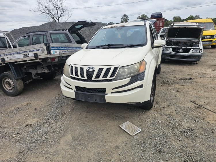 2015 Mahindra XUV500 — Mahindra XUV500 2015