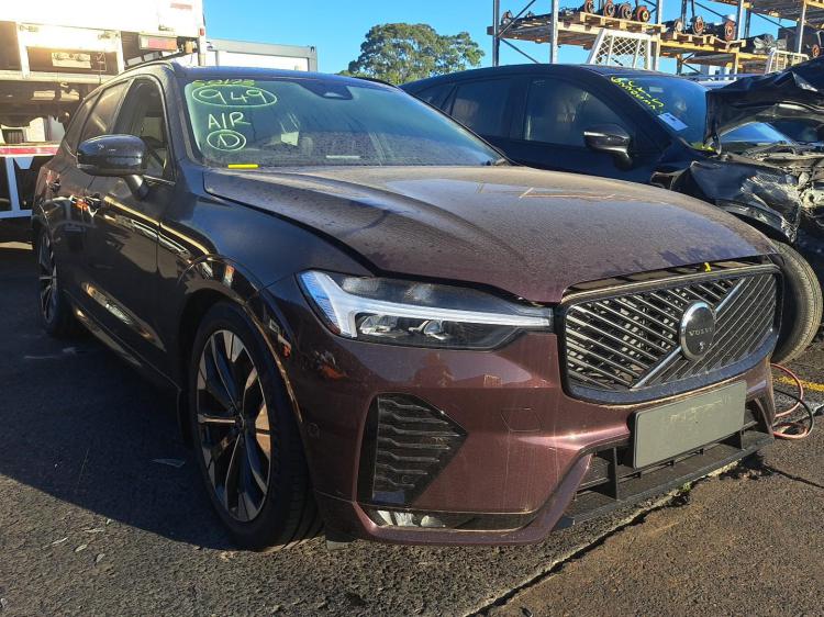 2025 Volvo XC60 — Auto Hybrid