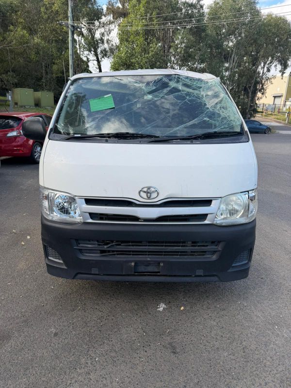 2011 Toyota Hiace — Auto Diesel