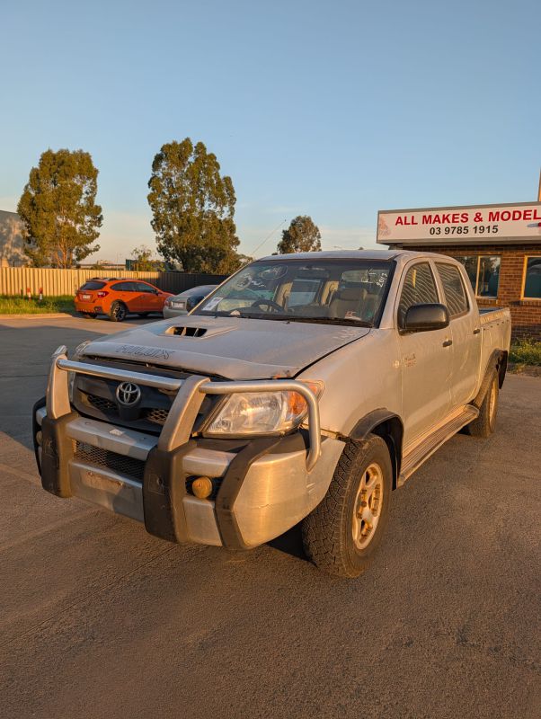 2006 Toyota Hilux — SR DUAL Manual Diesel