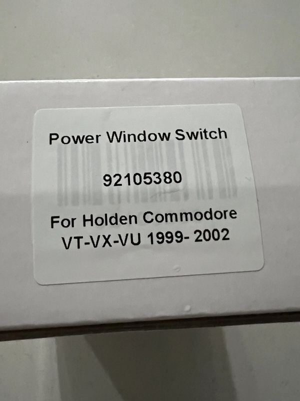 2000 Holden Commodore — Brand New Power Window Switch suitable for selected Holden Commodore Ute models. OEM Part Number: 92105380 Suitable for: Holden Commodore VT Holden Commodore VX Holden Commodore VU 1999–2002 models Features: Brand new replacement part OEM style fit and finish Dual power window switch Dir